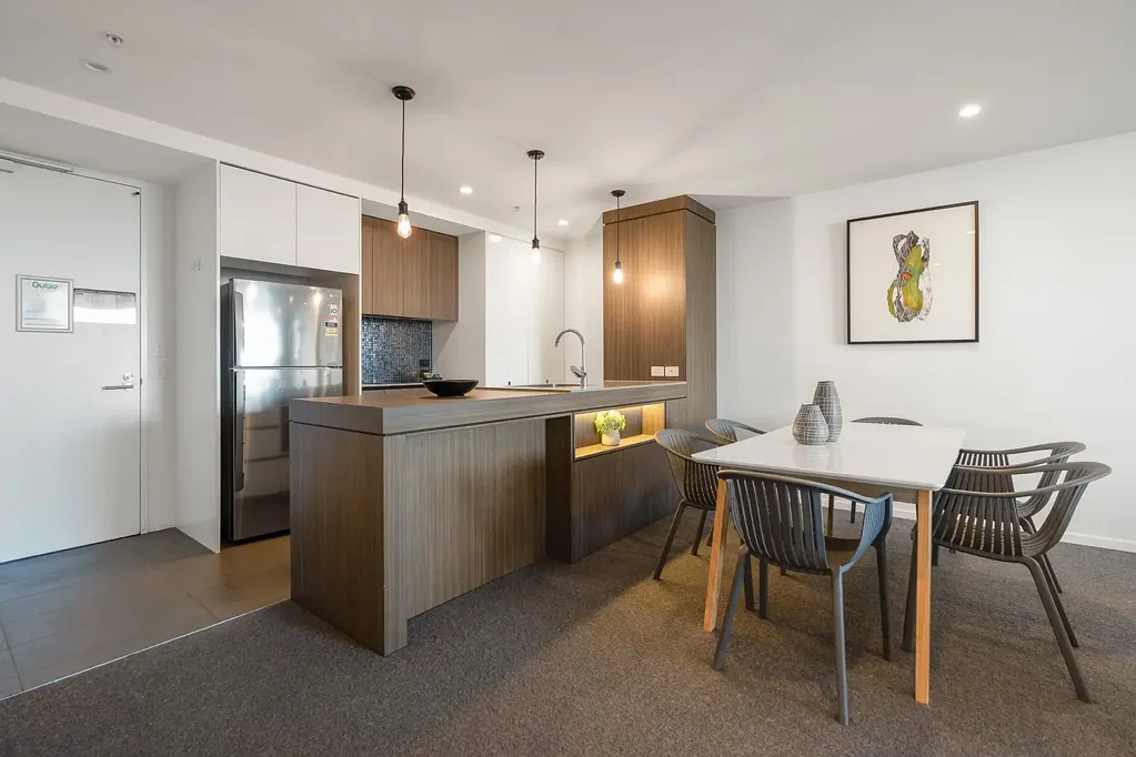 11/31 Queensland Avenue, Broadbeach, QLD 4218