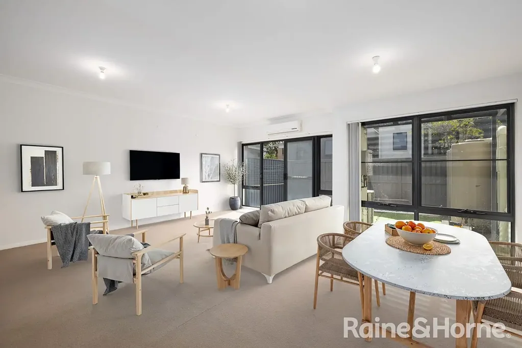 18 Kestrel Circuit, Shortland, NSW 2307