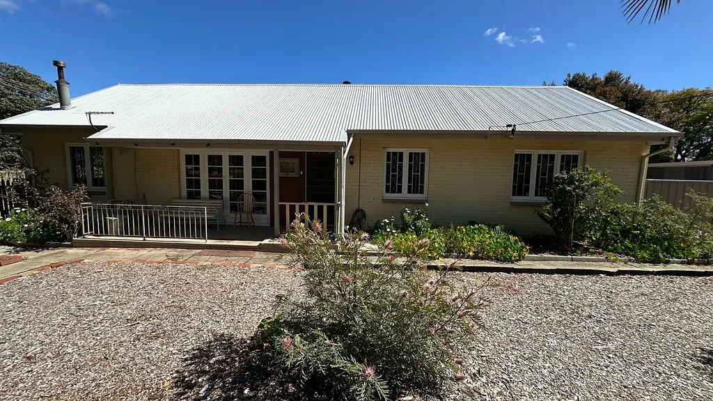 Armadale 3房  Charming Home with Huge Subdivision Potential