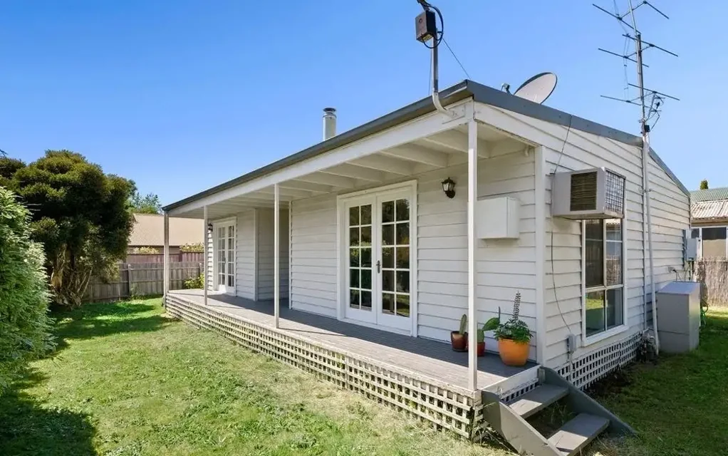 16 Collier Street, Woodend, VIC 3442