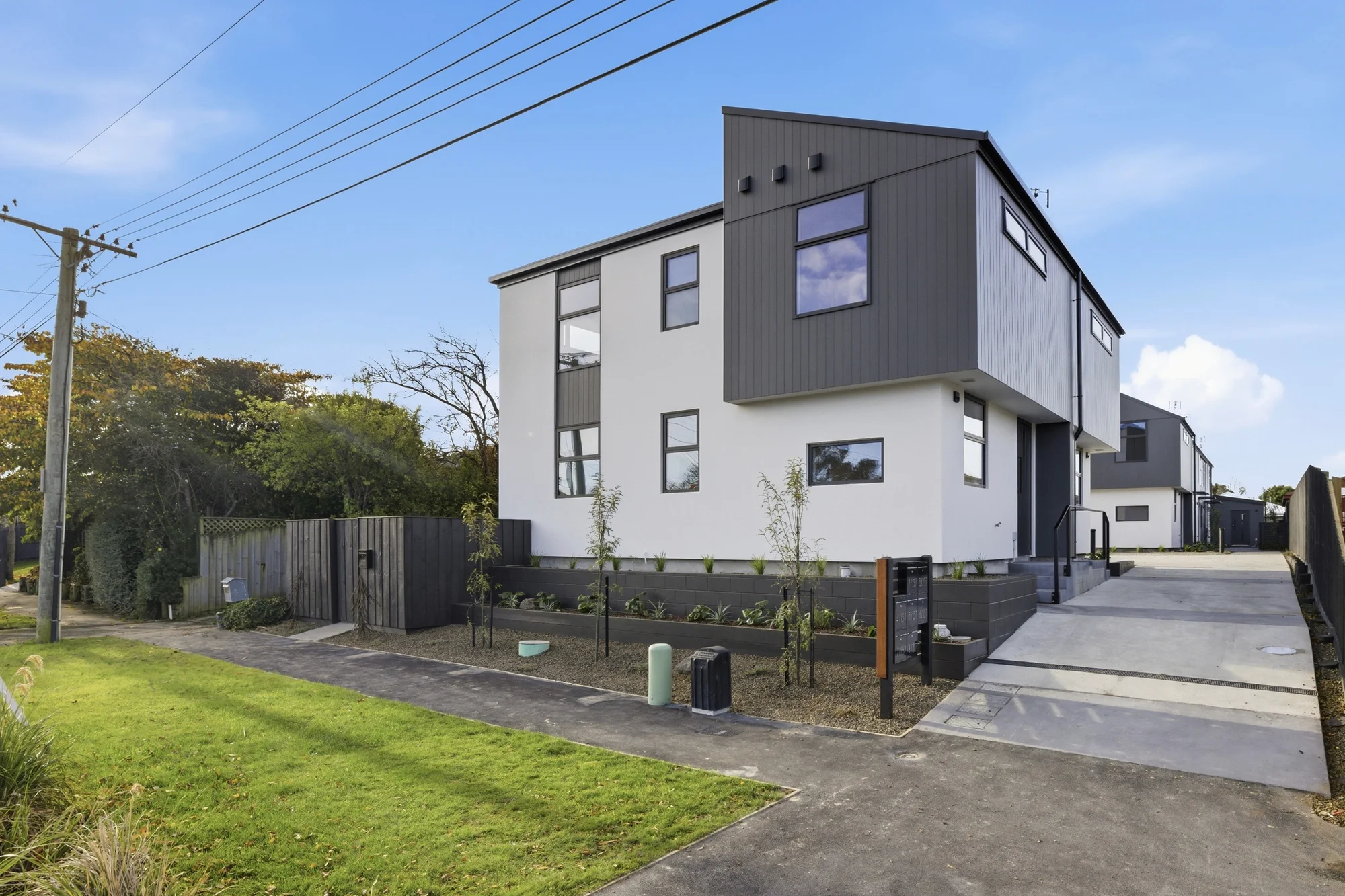 Woolston 2Zimmer Eight Brand-New Units - Smart Investment!
