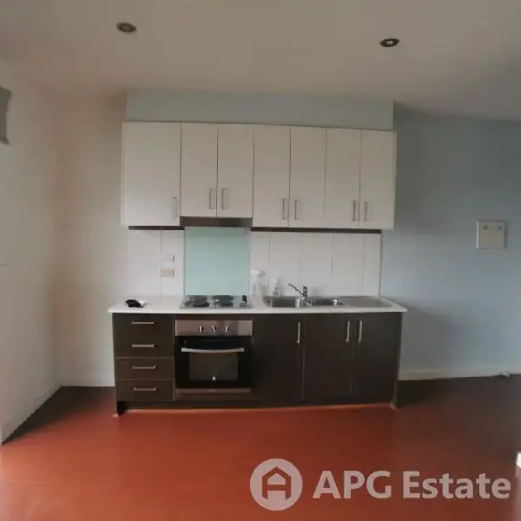 Modern 1-Bedroom Apartment with Balcony in Footscray Location