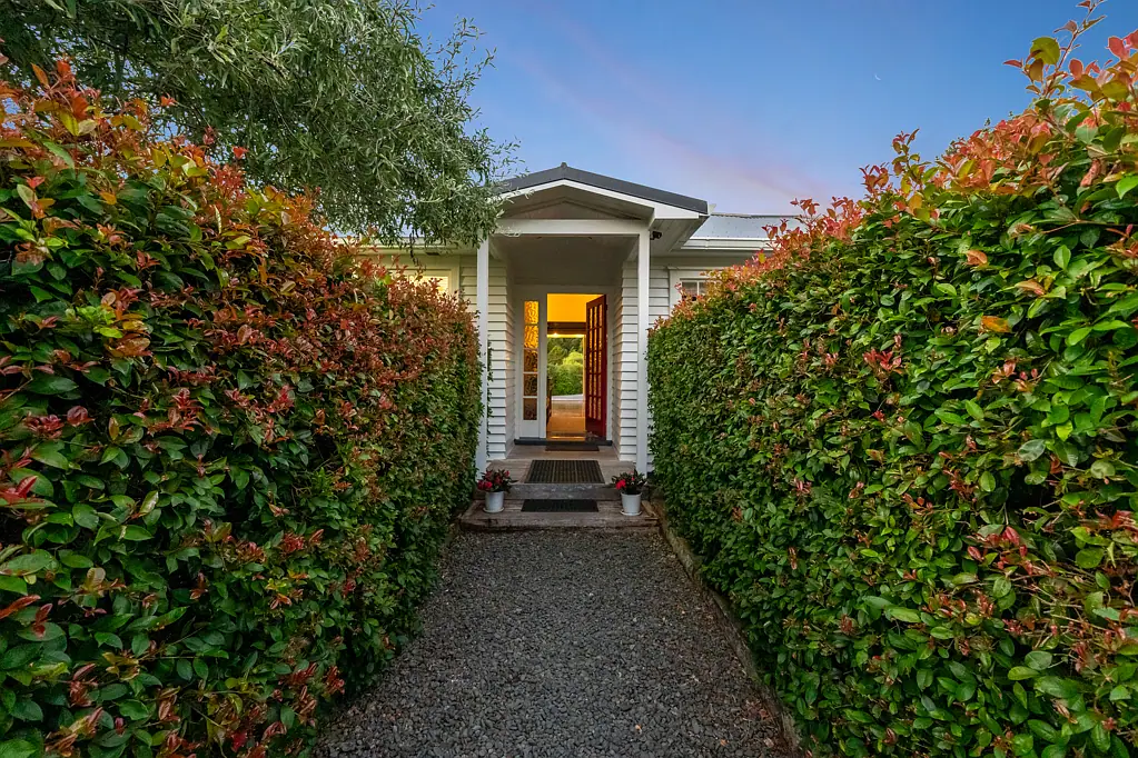 Wainui 4ห้องนอน 1 Hectare With Two North-Facing Homes