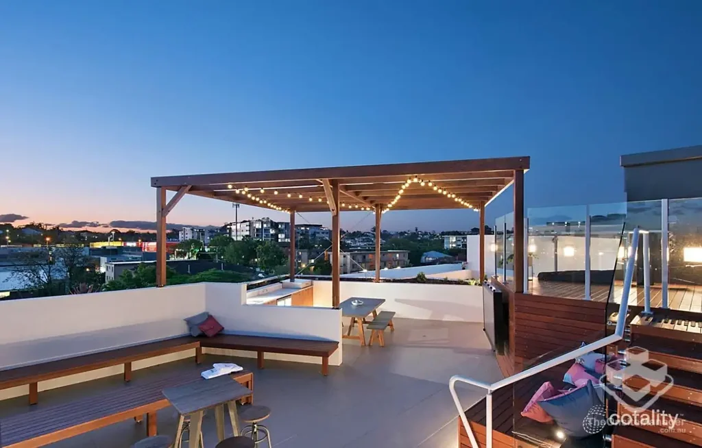 Modern Windsor Apartment with City Views & Rooftop Pool