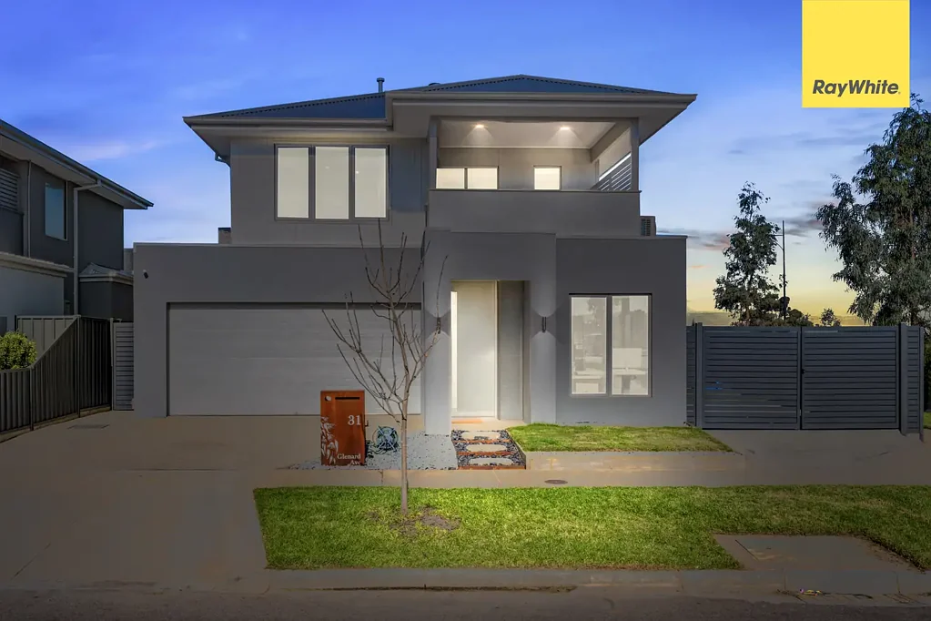 Strathtulloh 3 Slaapkamer Modern Corner Living with the Convenience of Side Access