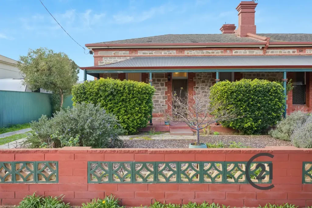 Largs Bay 2 Slaapkamer Character Maionette full of old-world charm