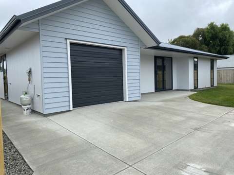 Near New Three Bedroom Available Now!
