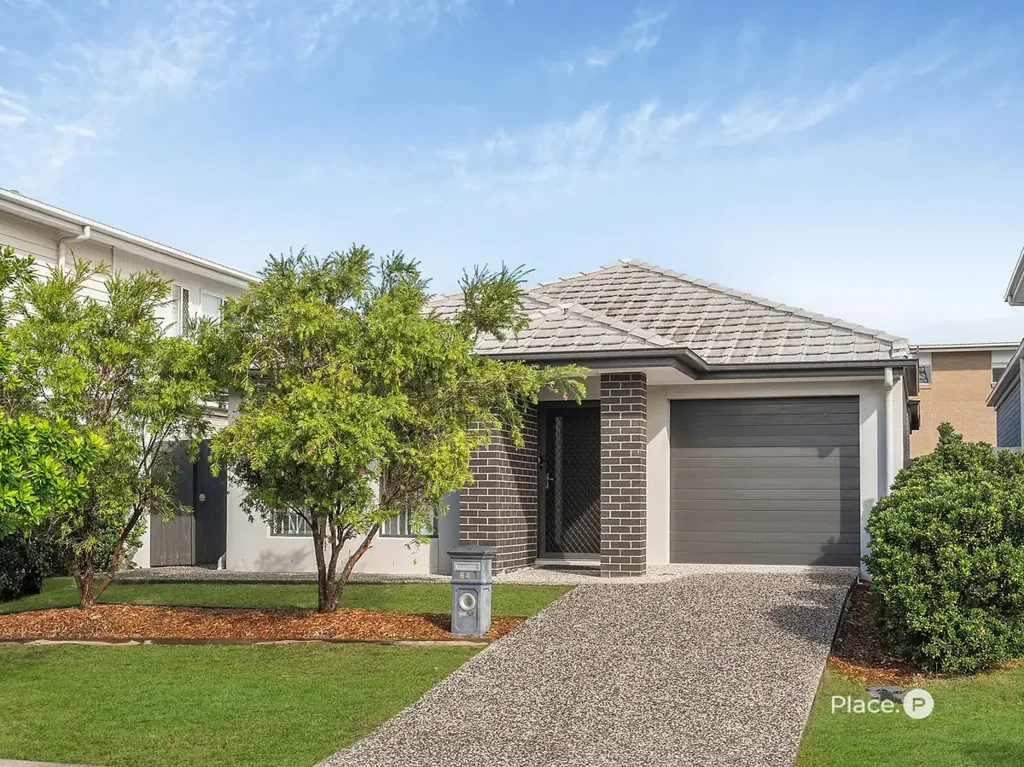 Newport 3બેડરૂમ Immaculate Single-Level Home in Prime Lifestyle Location