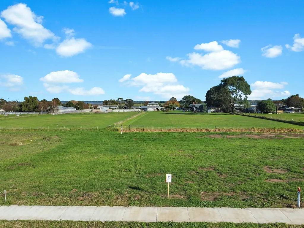 East Bairnsdale ADJACENT TO THE RESERVE