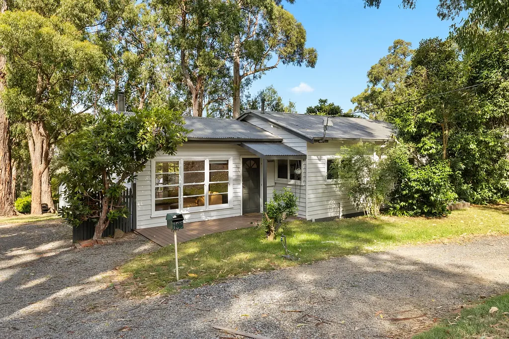 105 Alexander Avenue, Upwey, VIC 3158