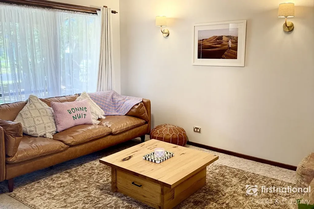 Coastal Charm – Fully Furnished Home