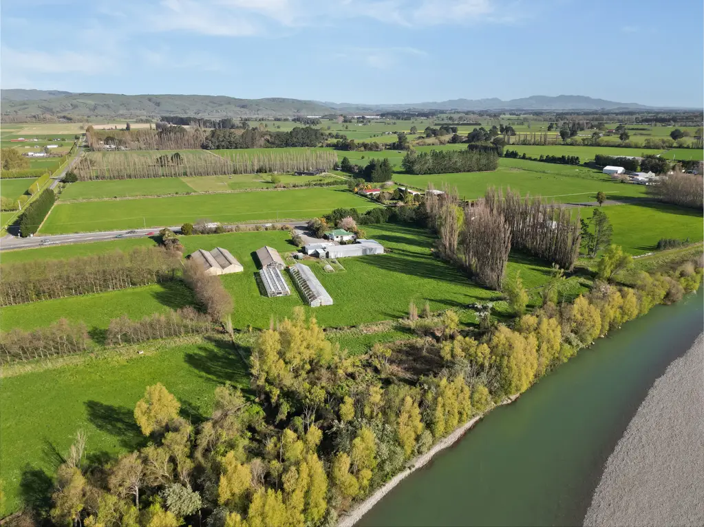 Greytown 4ਬੈੱਡਰੂਮ High Profile Opportunity