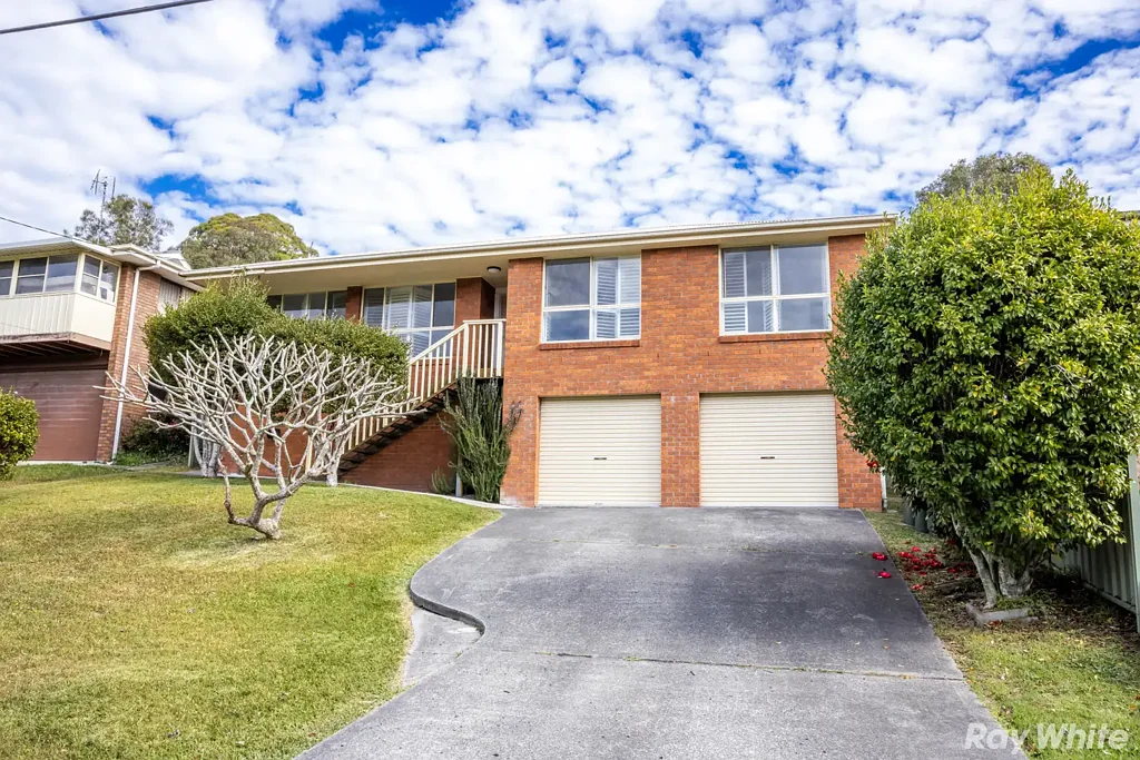 LIGHT AND SPACIOUS 3 BEDROOM HOME!