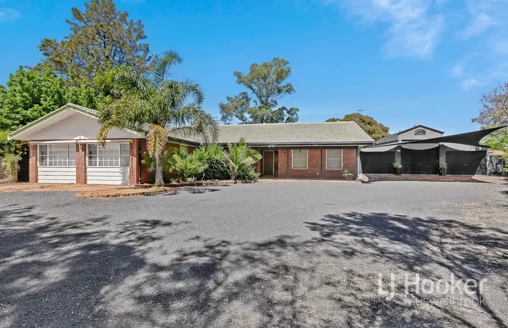 Muswellbrook 4房  PRIVATE FAMILY OASIS WITH STYLE, SPACE & VERSATILITY