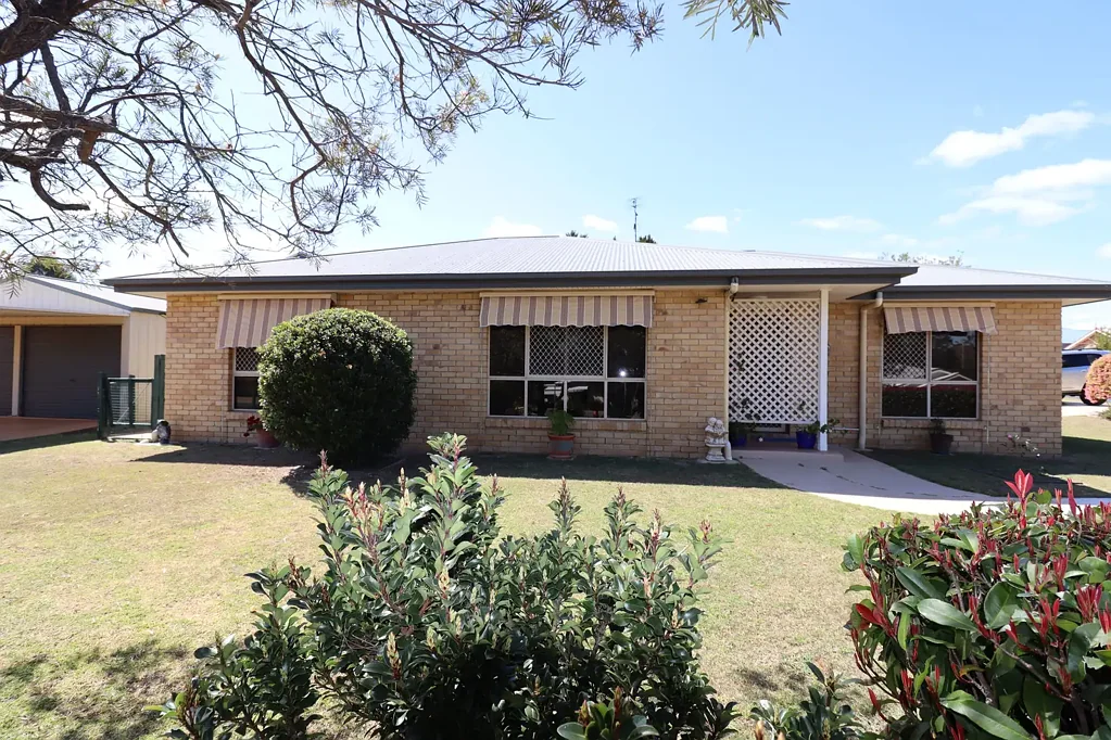 Crows Nest 3 Bedroom Neat As A Pin - Ready To Move In!