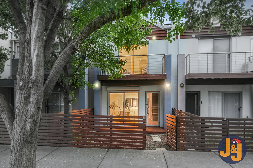 5/8 Moresby Court, Craigieburn, VIC 3064