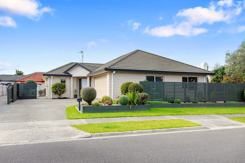 Papamoa 3Kwarto Perfect location for your situation!