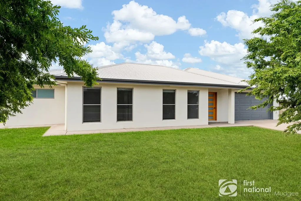 EXECUTIVE STYLE 3 BEDROOM HOME