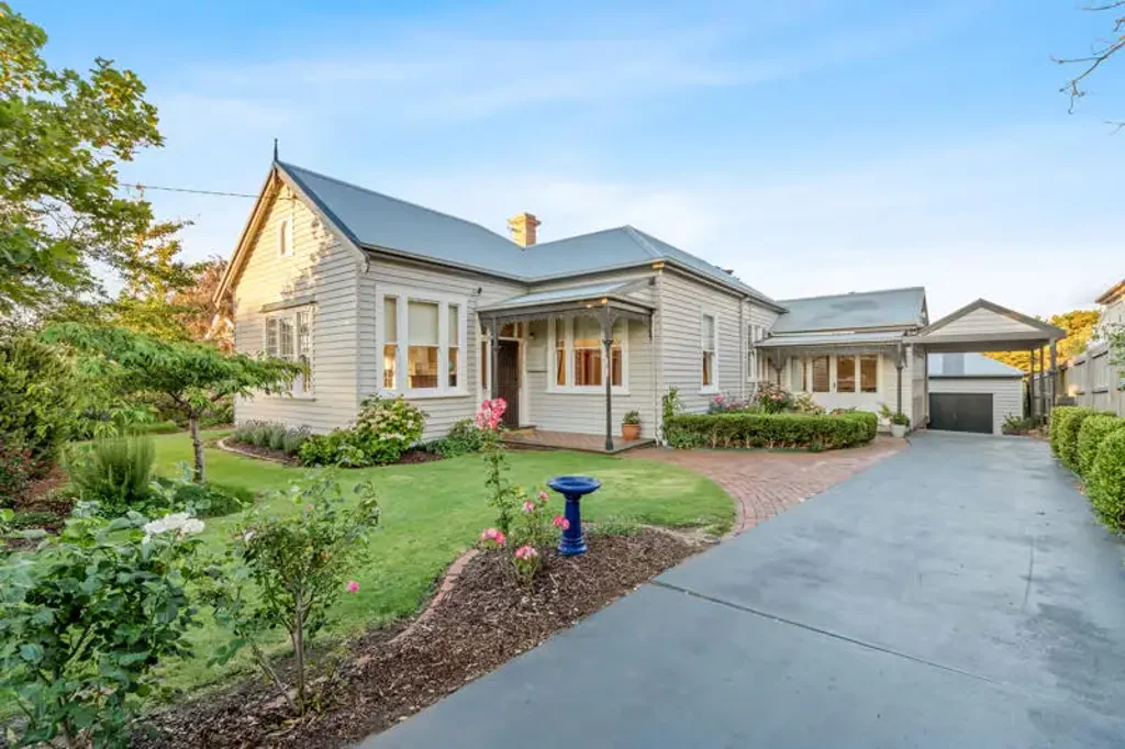 22 Canterbury Road, Warrnambool, VIC 3280