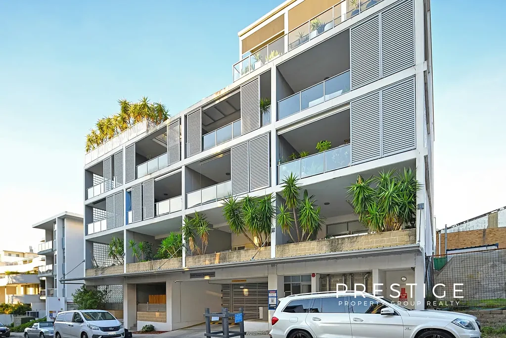 Mortlake 3房 宽敞卧室镜柜 地暖空调自然光 壮观屋顶露台 全景水景双车位 低维护豪华居 优选生活区域 Resort Style Apartment with Rooftop Views in Village Style Mortlake Setting
| Access via Hilly St Entry