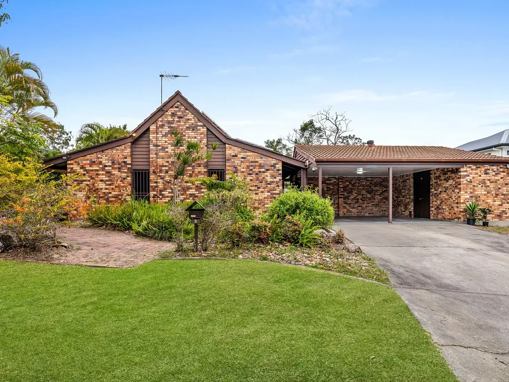 3 Roxburgh Street, Kenmore, QLD 4069