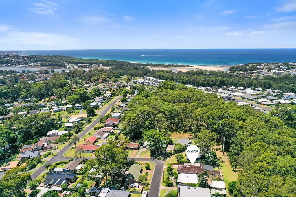 11 Wyoming Avenue, Burrill Lake, NSW 2539