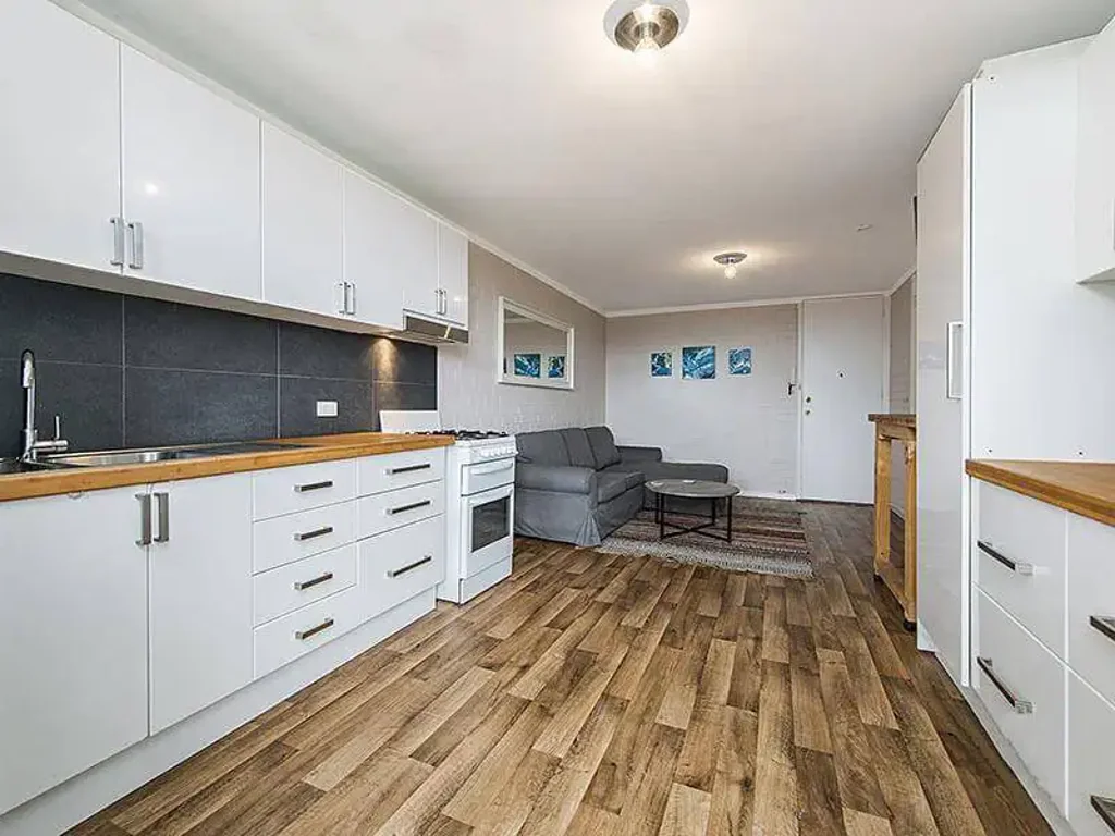 Furnished/Unfurnished Apartment