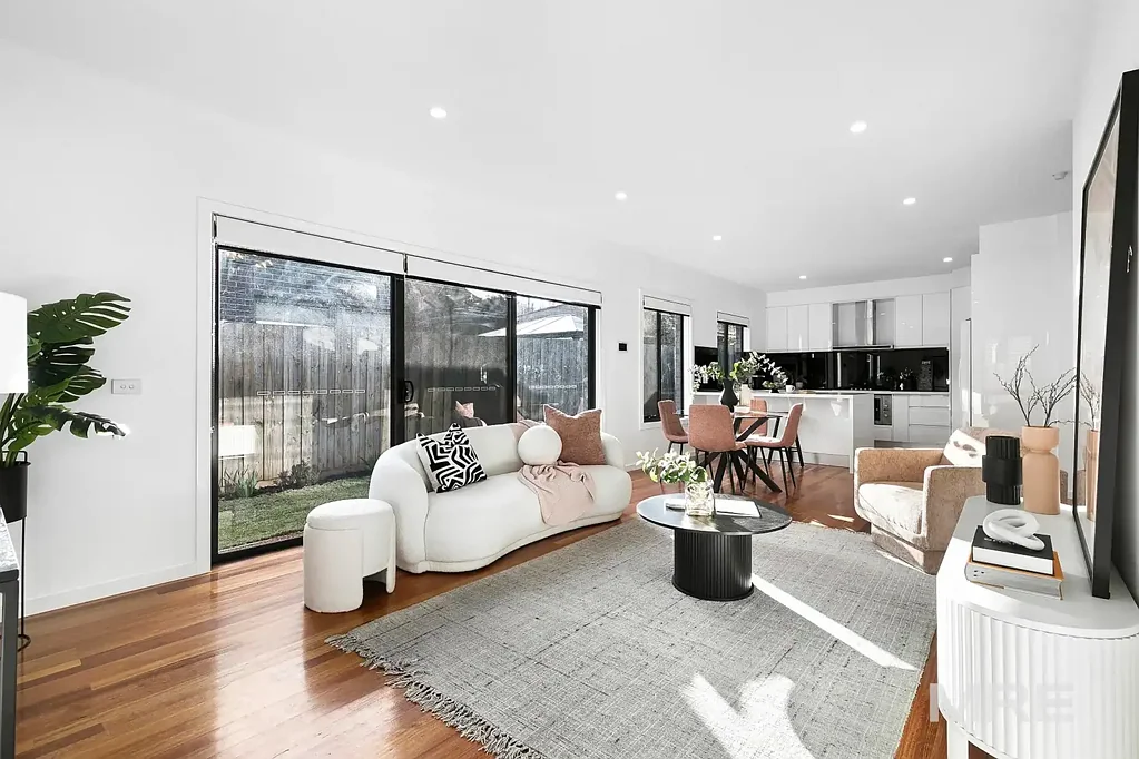 Stunningly Presented, Bright and Spacious - Fully airconditioned