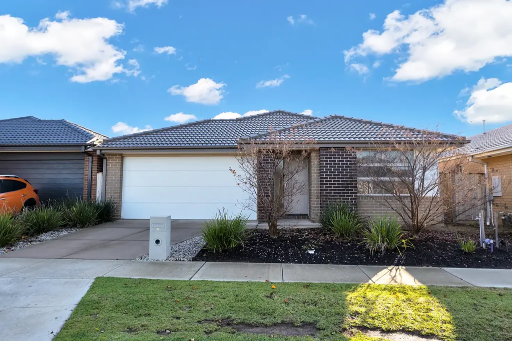 Neat Home at 6 Cogar Drive, Werribee