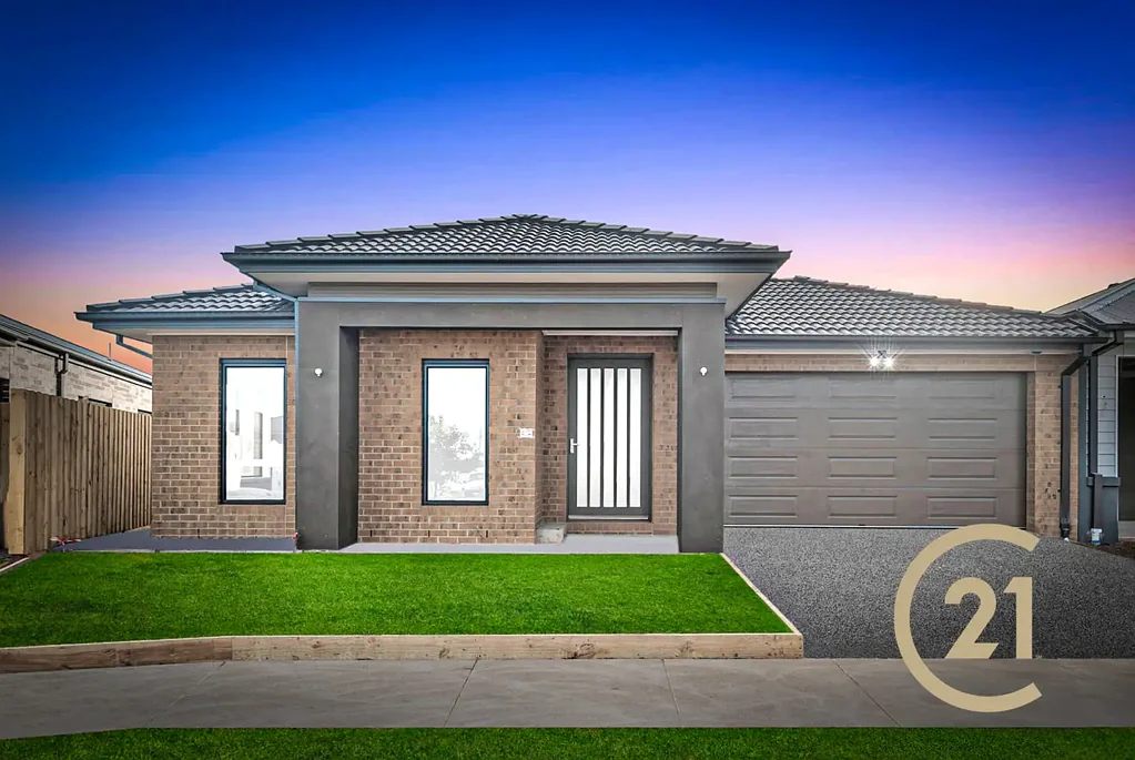 Stylish 4-Bedroom Family Home in Deanside