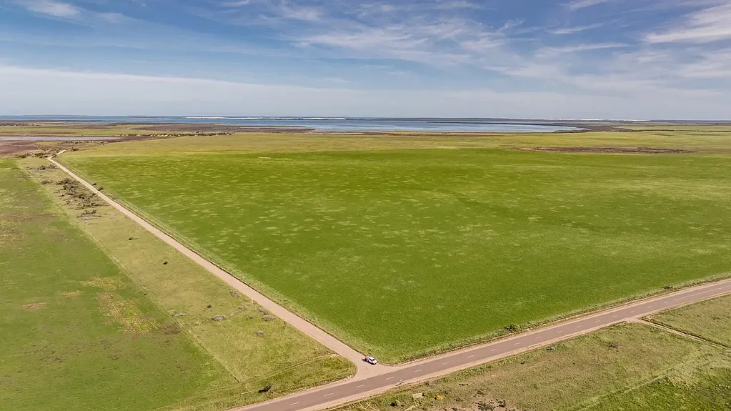 Nadia  COASTAL LIFESTYLE & MIXED FARMING OPPORTUNITY