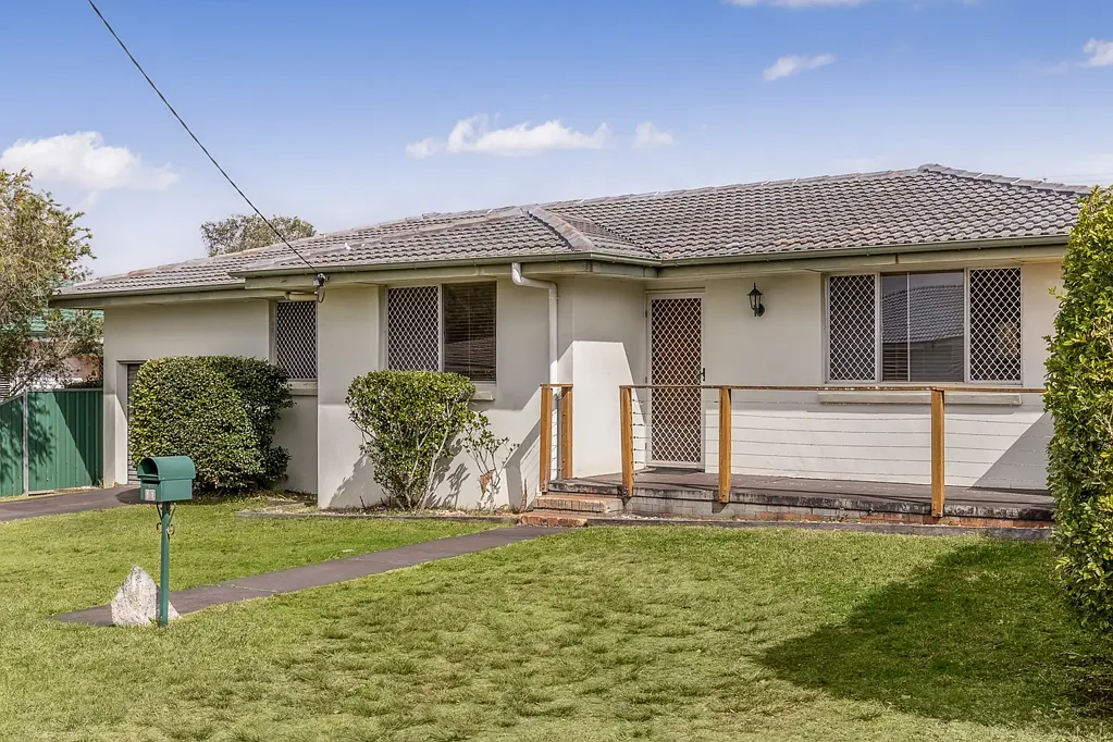 11 Challenor Street, Rockville, QLD 4350