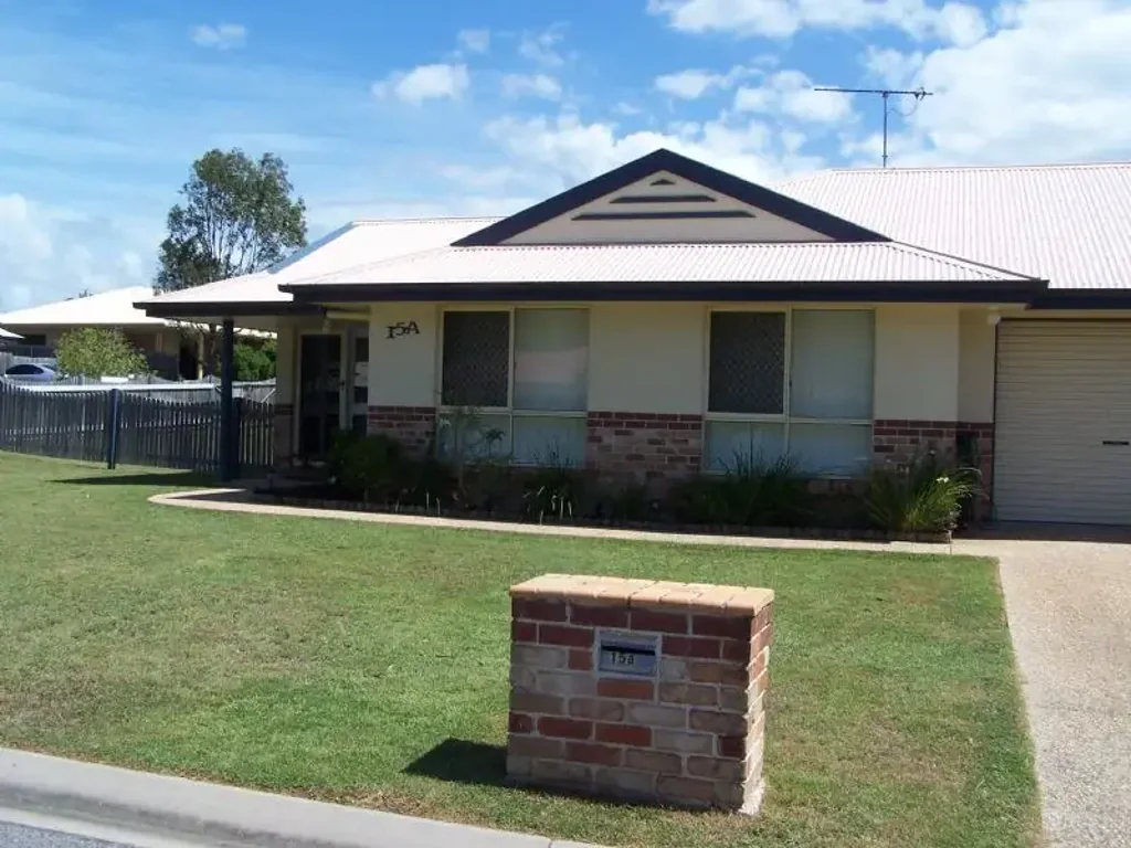 QUAINT AND TIDY HOME IN CLINTON