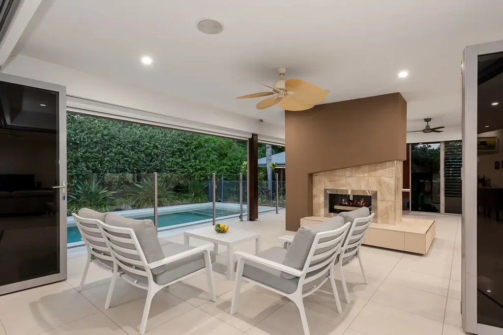 Coomera 5房  Hard to Find, Impossible to Replace - Secure Family Estate on 1,400sqm