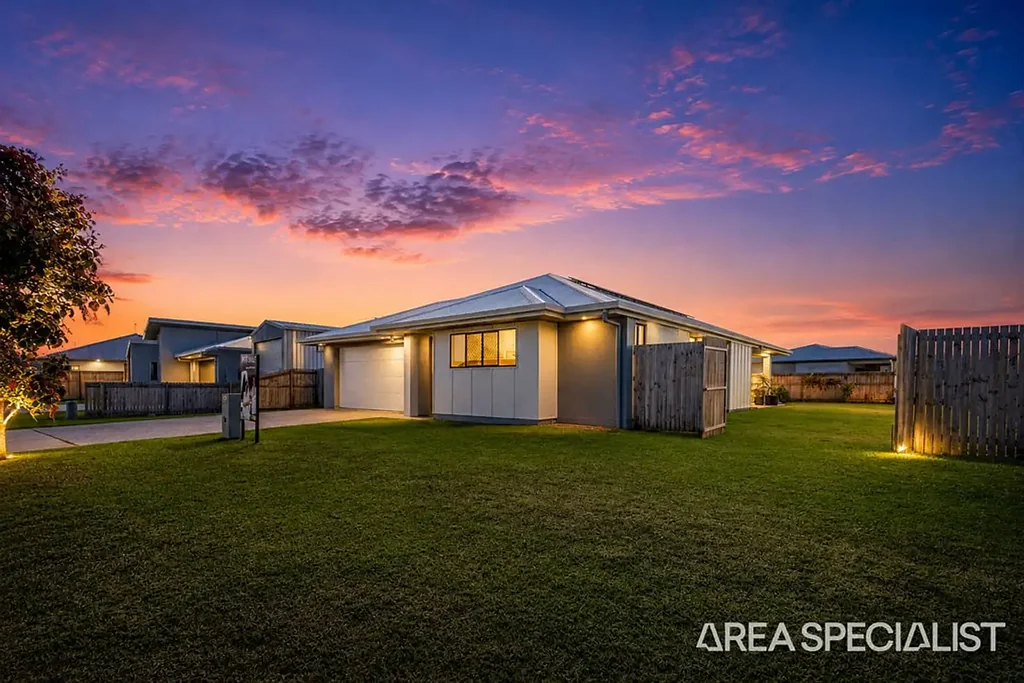 Beaconsfield 4 Bedroom Five Years New With a Serious Shed & Room for a Pool