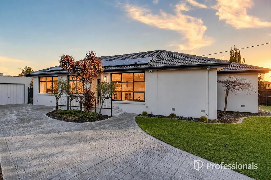 Bentleigh East 4房 公园旁家庭生活，坐落于宁静小巷 Parkside Family Living in a Peaceful Court Setting