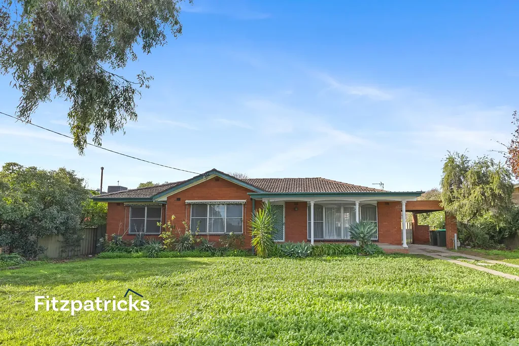 Tolland 3ਬੈੱਡਰੂਮ Packed with Potential in a Prime Position