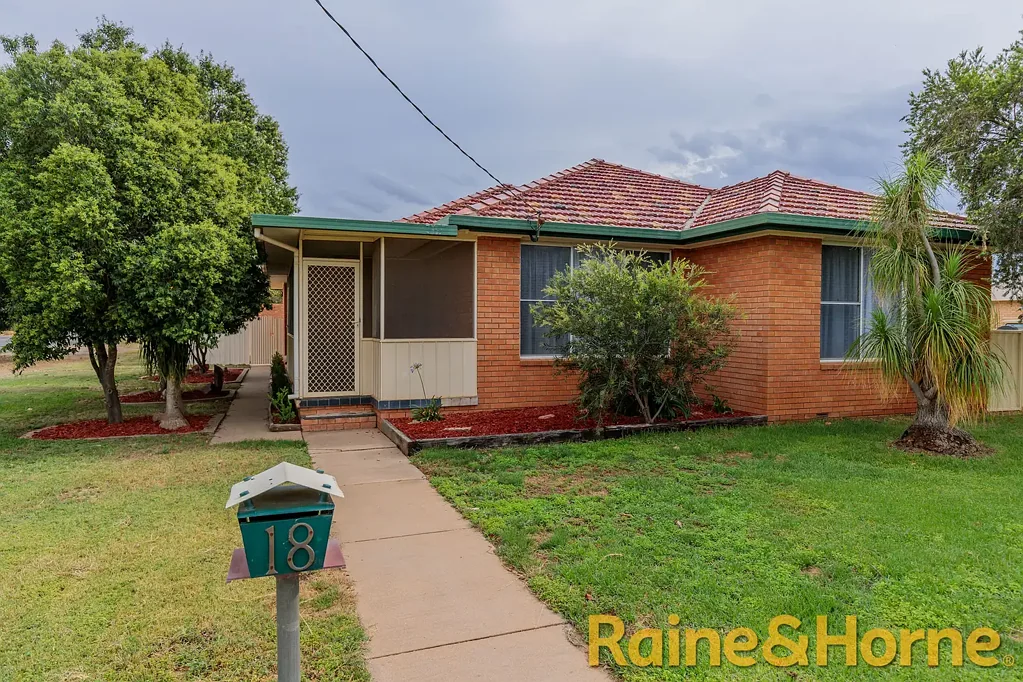 18 Second Avenue, Narromine, NSW 2821