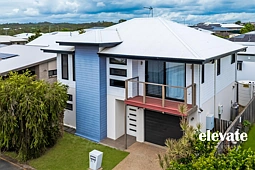 2/7 WEDGETAIL ROAD, Clinton