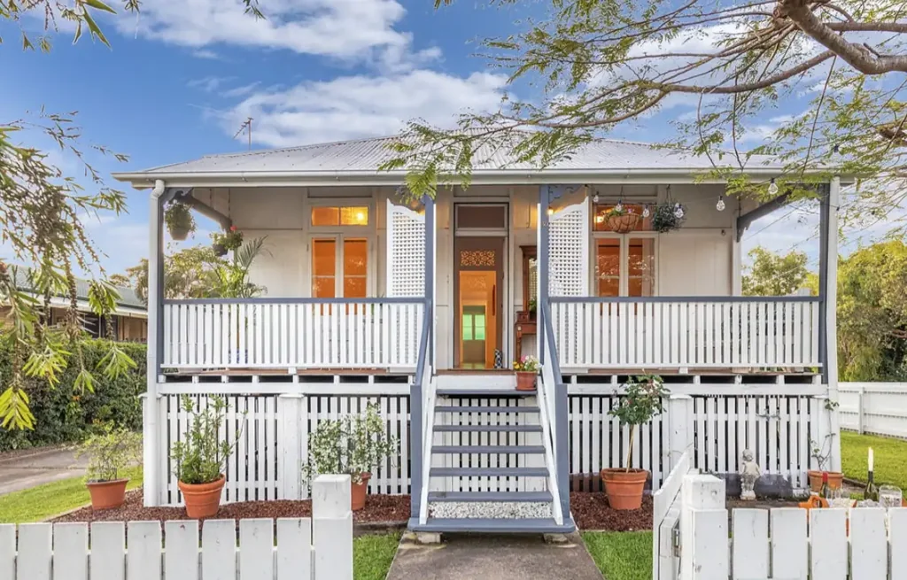 Nundah 3Phòng ngủ Pre-Market Opportunity: Century-Old Workers' Cottage in Sought-After Location
