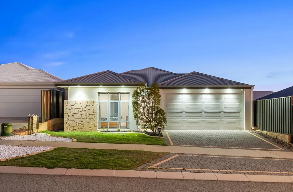Spacious & Modern Family Living in Alkimos!