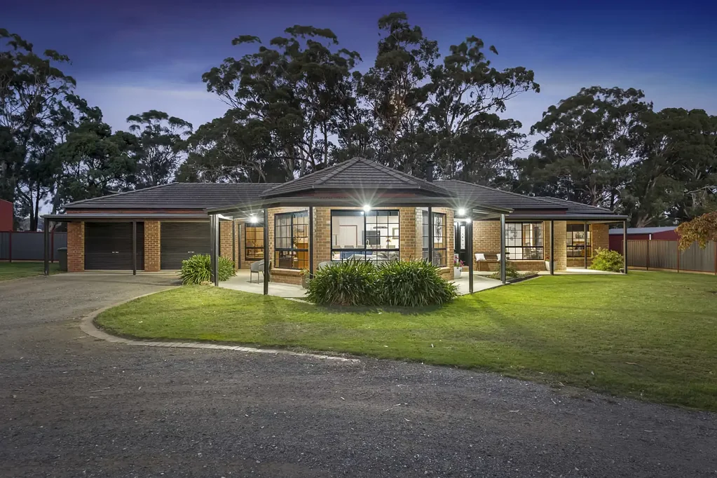 Pootilla 5कमरा Renovated Homestead on 16.5 acres Ideal For Harness/Horse Enthusiast