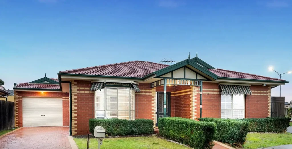 Stylish & Spacious Living in a Convenient Location