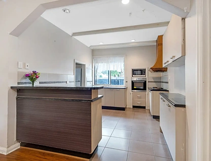 94 Railway Parade, Dandenong, VIC 3175, 4 ਕਮਰੇ, 2 ਬਾਥਰੂਮ, House