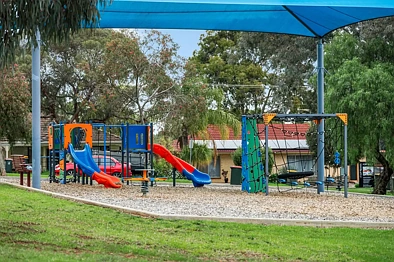 16 Normandy Avenue, Para Hills, SA 5096, 3房, 2浴, House