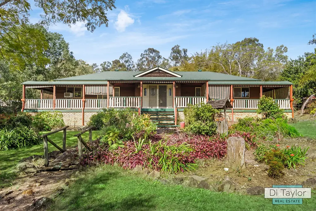 Cedar Grove 4房 即将上市 - 乡村魅力、宽敞空间与一英亩土地上的生活方式 COMING SOON - Country Charm, Space & Lifestyle on One Acre