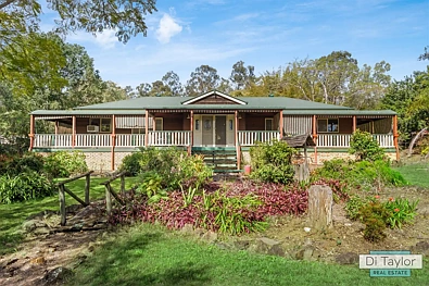 Cedar Grove 4房 即将上市 - 乡村魅力、宽敞空间与一英亩土地上的生活方式 COMING SOON - Country Charm, Space & Lifestyle on One Acre
