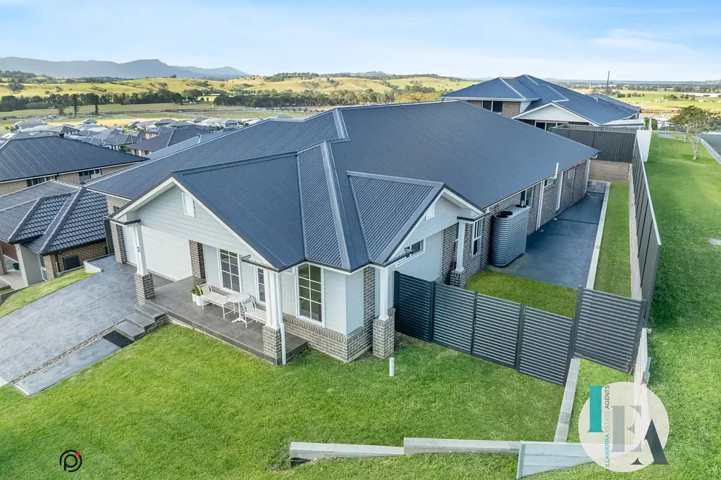 2 Hollow Way, Calderwood, NSW 2527