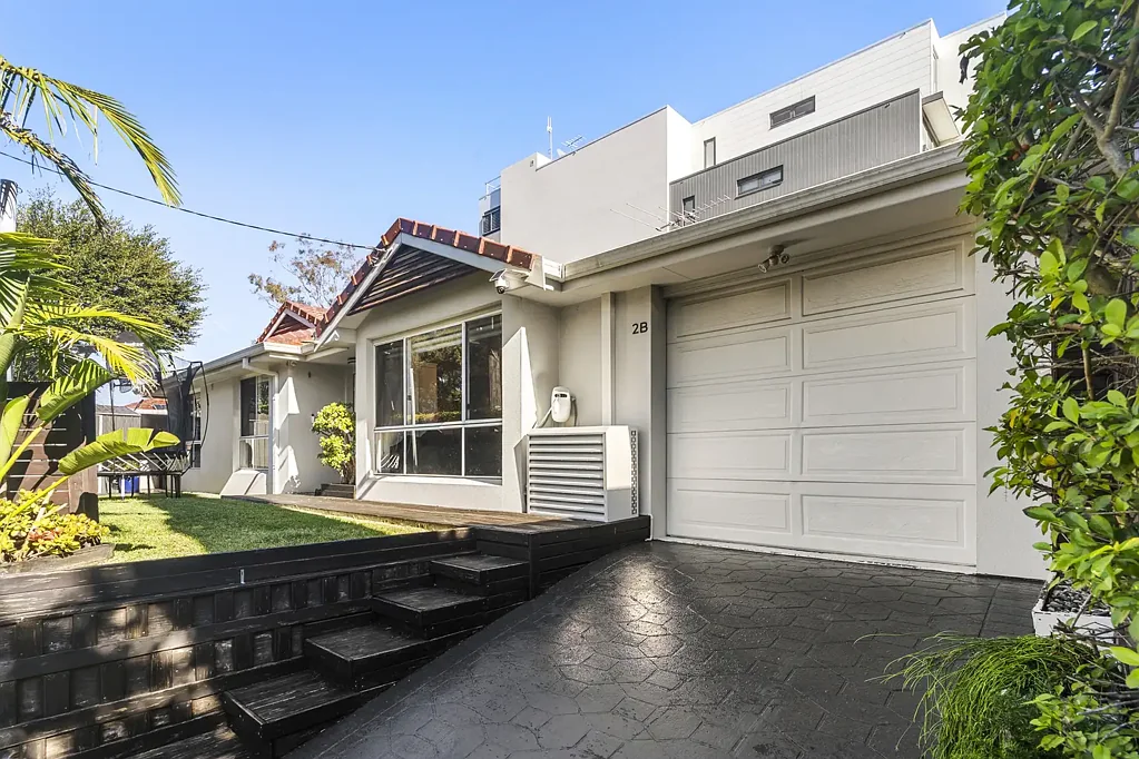 Kirrawee 3房 一层温馨设计 采光充足 实用布局 独立画室 带顶棚娱乐区 私密后院 便利Kirrawee位置 Single level Living with Indoor–Outdoor Flow