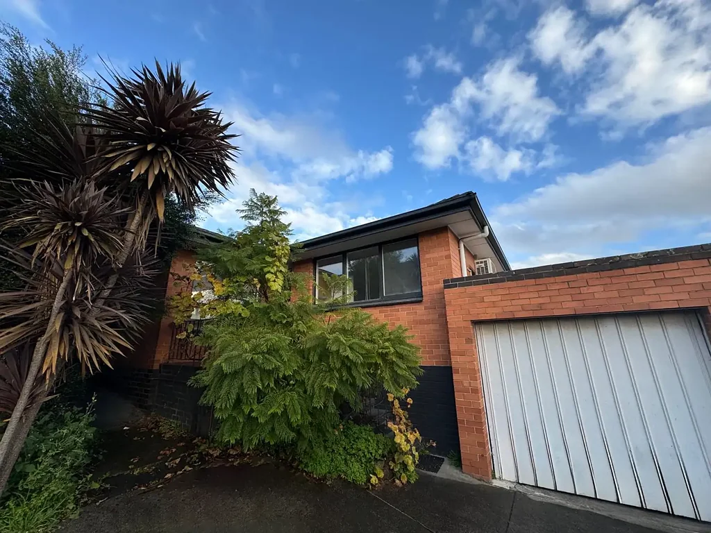 LEASED! Urban Oasis: Convenient Living with Seamless Access to Education and Recreation